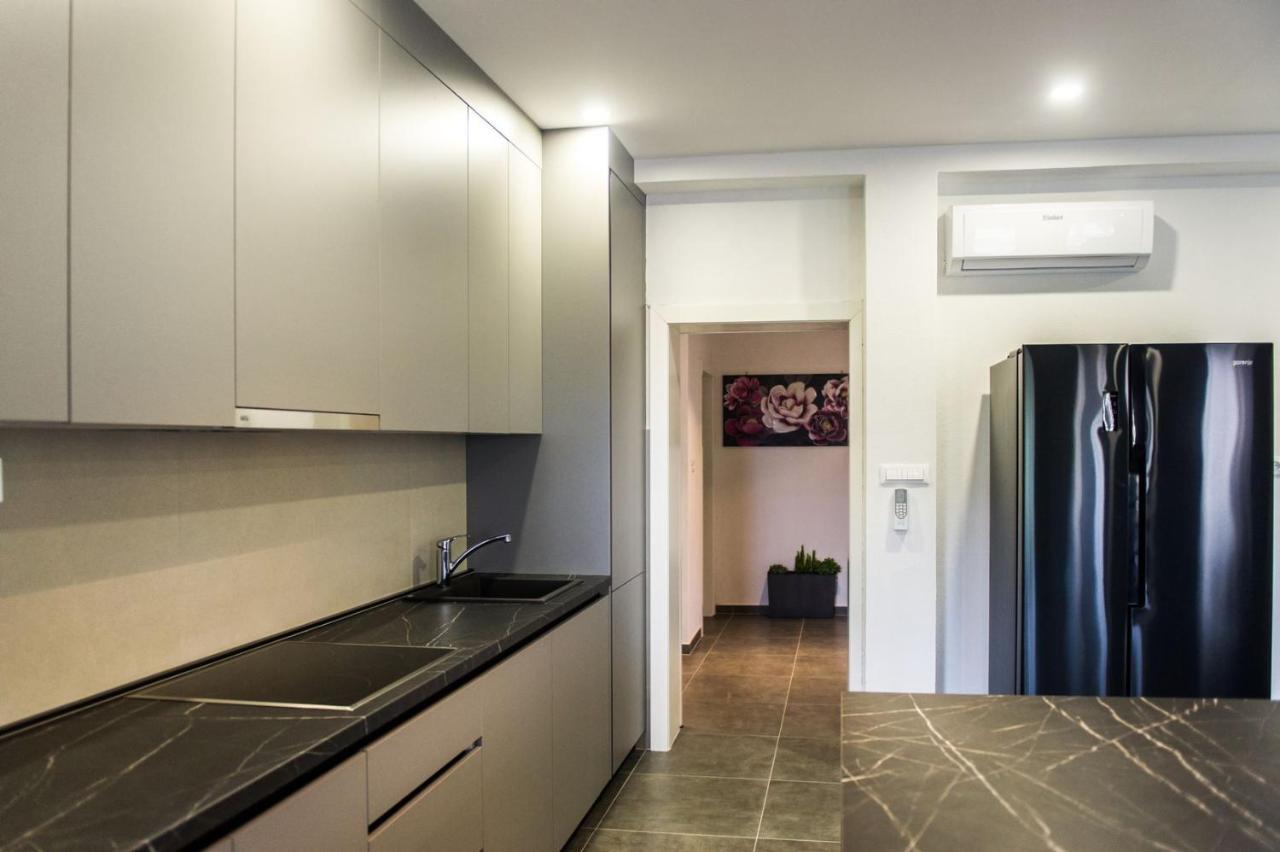 Apartment Lux Elba Kaštela Εξωτερικό φωτογραφία