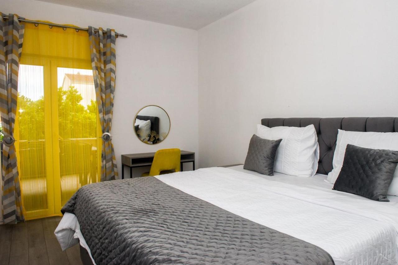 Apartment Lux Elba Kaštela Εξωτερικό φωτογραφία